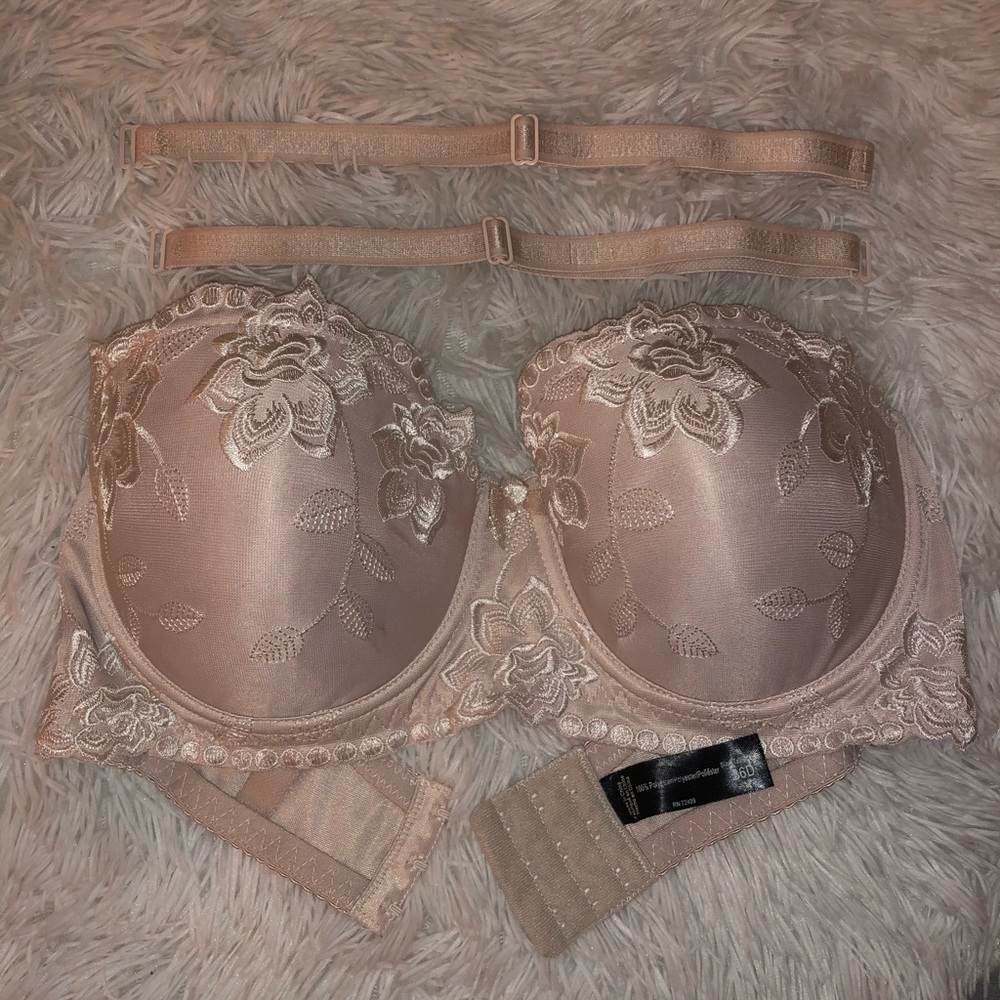Strapless rose laced bra